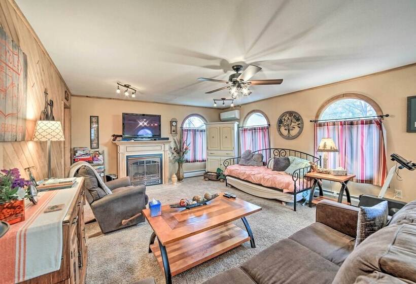 Spacious Michigan Home W/ Private Hot Tub