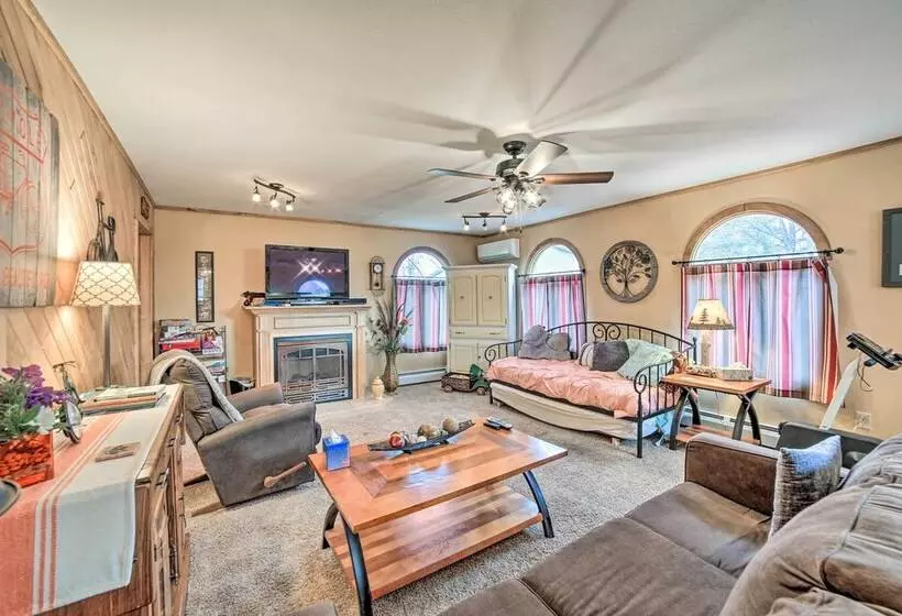 Spacious Michigan Home W/ Private Hot Tub