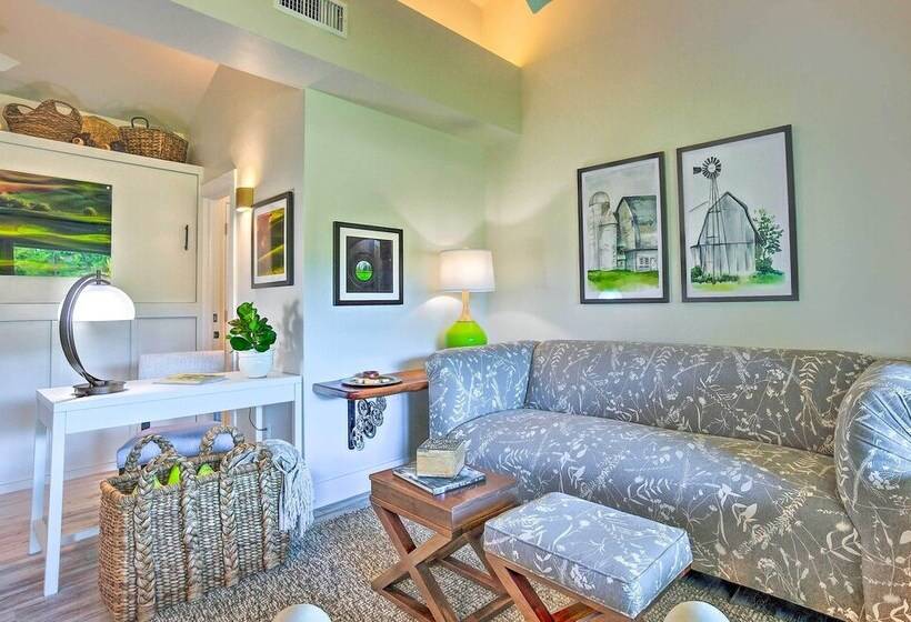 Stunning Willis Cottage On 12 Acres Of Land!