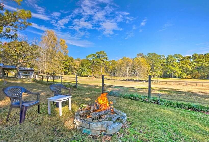 Stunning Willis Cottage On 12 Acres Of Land!