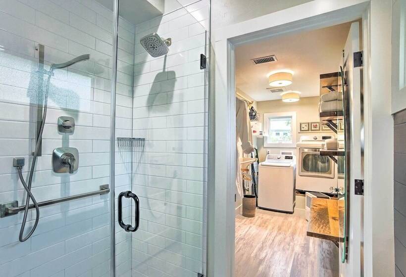 Stunning Willis Cottage On 12 Acres Of Land!