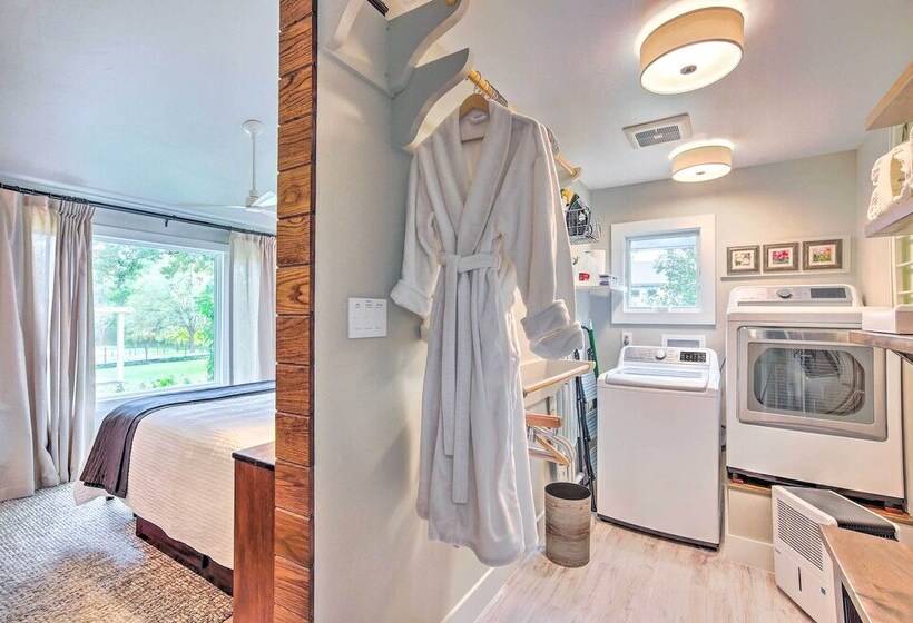 Stunning Willis Cottage On 12 Acres Of Land!