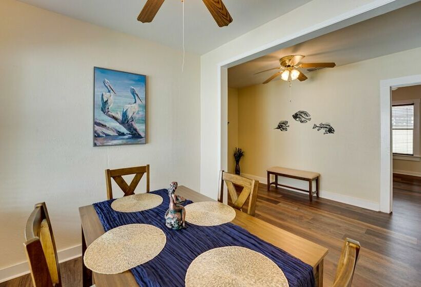 Stylish Aransas Pass Vacation Home Rental!
