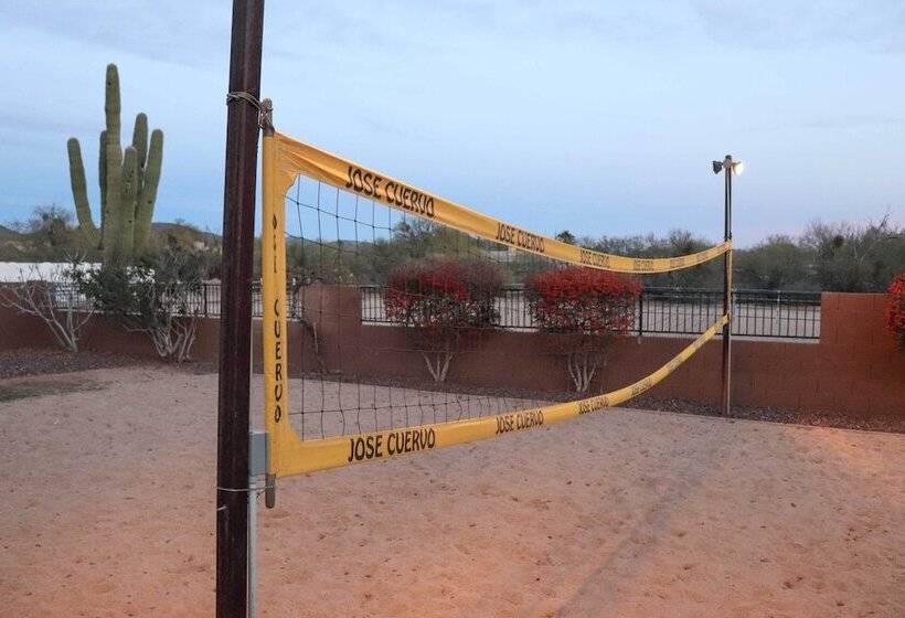 North Phoenix Desert Gem W/ Yard & Hot Tub!