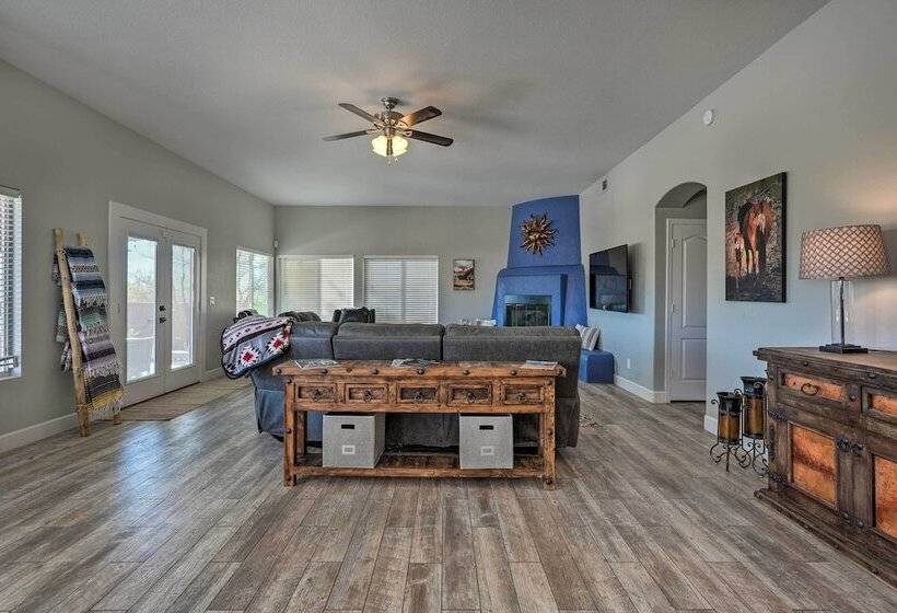 North Phoenix Desert Gem W/ Yard & Hot Tub!