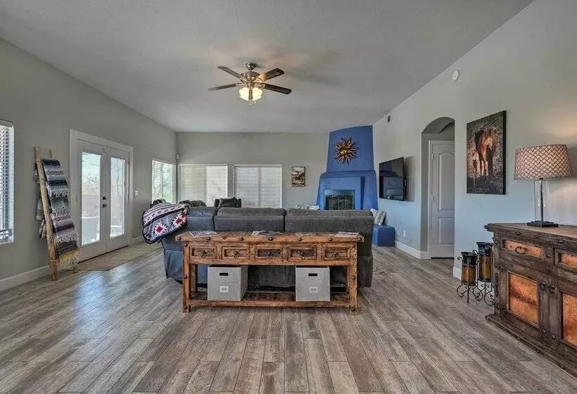 North Phoenix Desert Gem W/ Yard & Hot Tub!