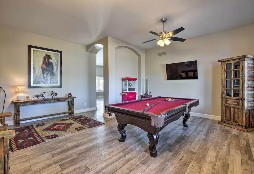 North Phoenix Desert Gem W/ Yard & Hot Tub!