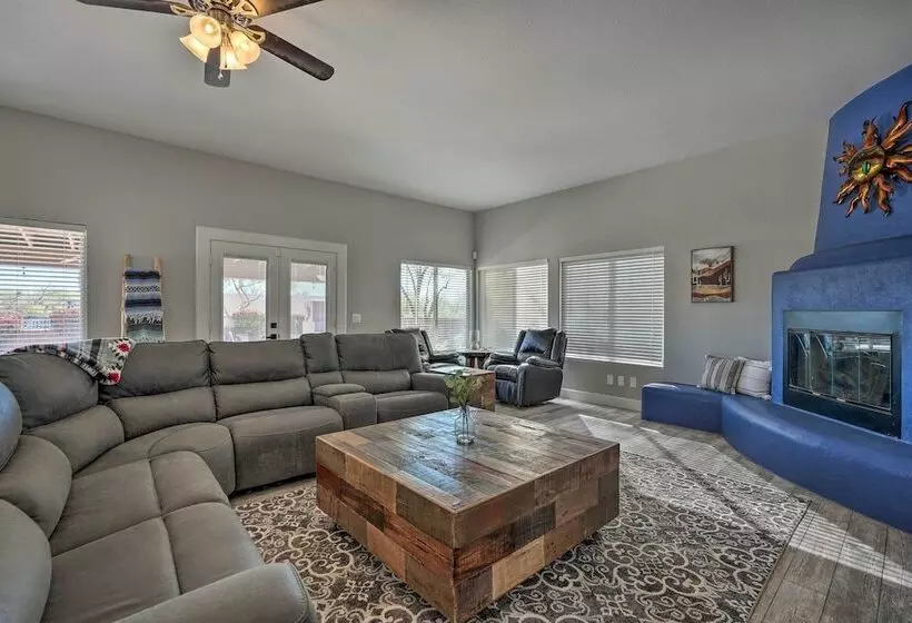 North Phoenix Desert Gem W/ Yard & Hot Tub!