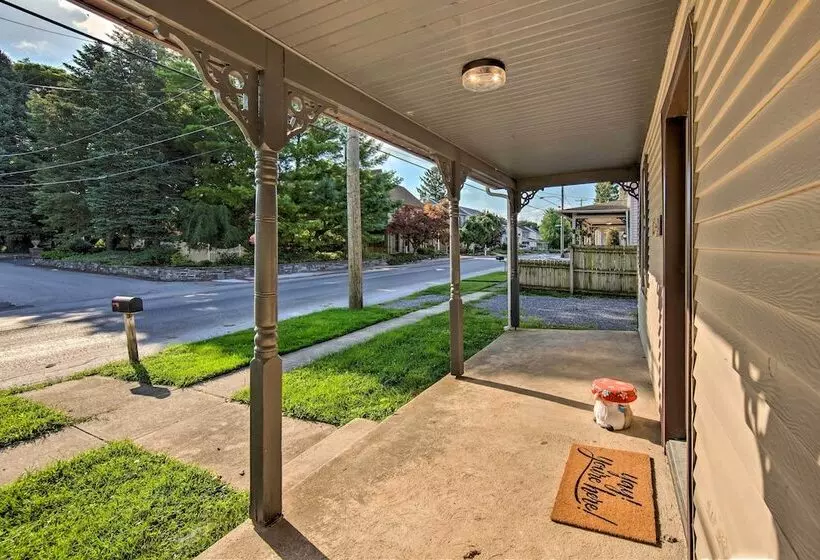 Updated Ronks Home ~ 8 Mi To Dtwn Lancaster!