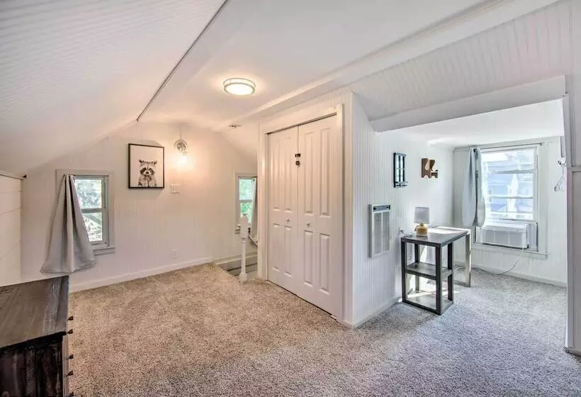 Updated Ronks Home ~ 8 Mi To Dtwn Lancaster!