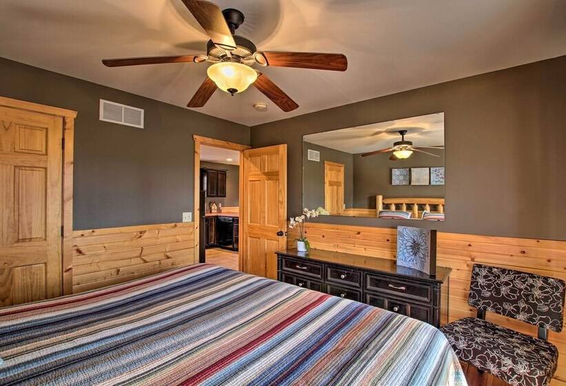 Updated Rural Retreat In New Haven Near Vineyards!