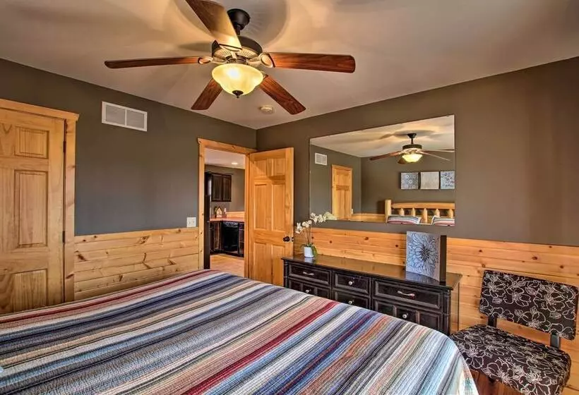 Updated Rural Retreat In New Haven Near Vineyards!