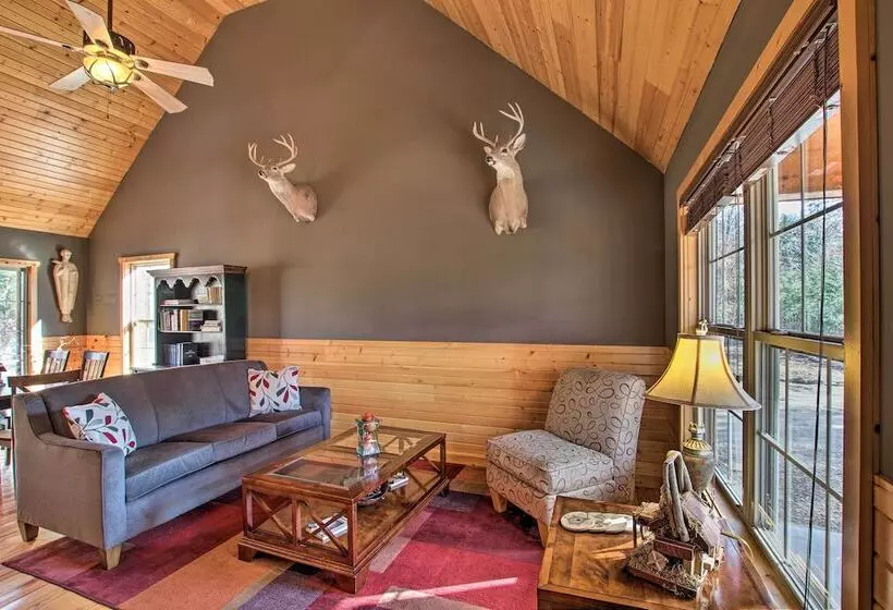 Updated Rural Retreat In New Haven Near Vineyards!