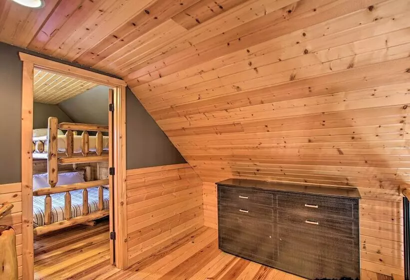 Updated Rural Retreat In New Haven Near Vineyards!