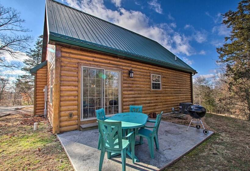 Updated Rural Retreat In New Haven Near Vineyards!