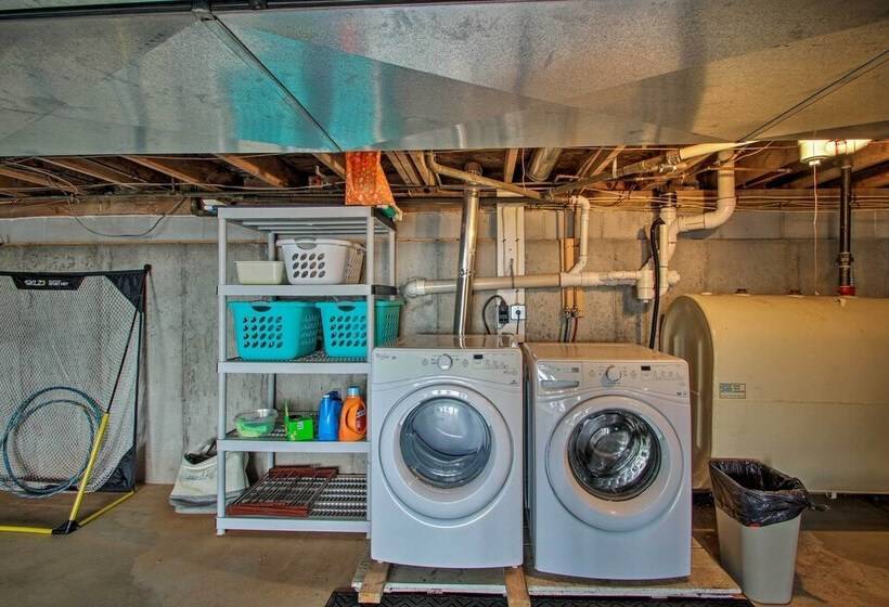 Waterfront Sebago Lake Cottage W/dock + Beach