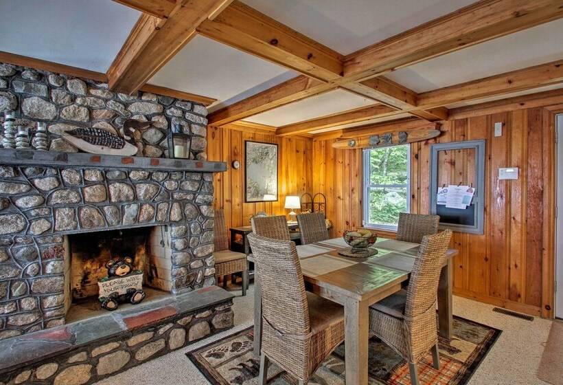 Waterfront Sebago Lake Cottage W/dock + Beach