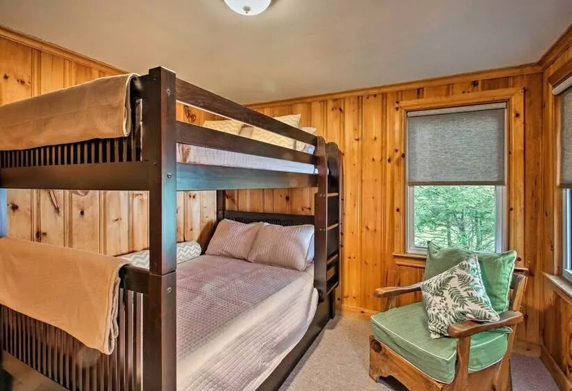 Waterfront Sebago Lake Cottage W/dock + Beach