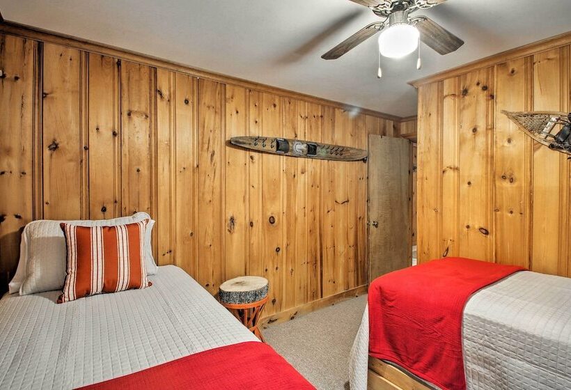 Waterfront Sebago Lake Cottage W/dock + Beach