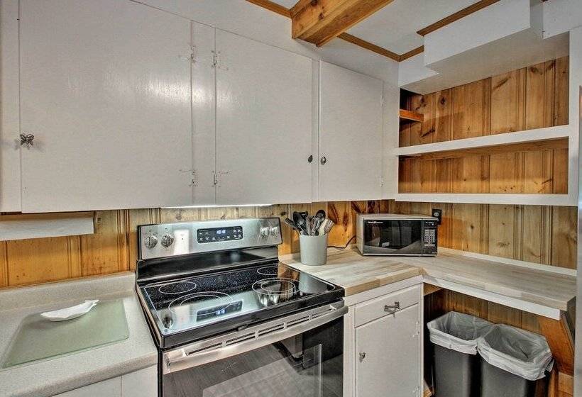 Waterfront Sebago Lake Cottage W/dock + Beach