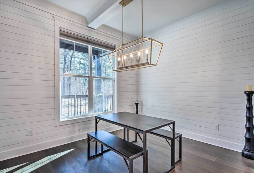 Waynesville House: Fire Pit + Mountain Views!