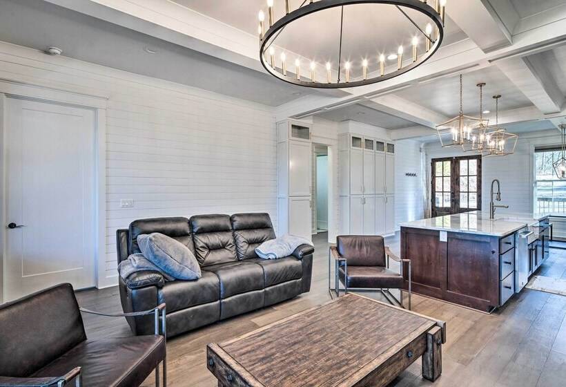 Waynesville House: Fire Pit + Mountain Views!