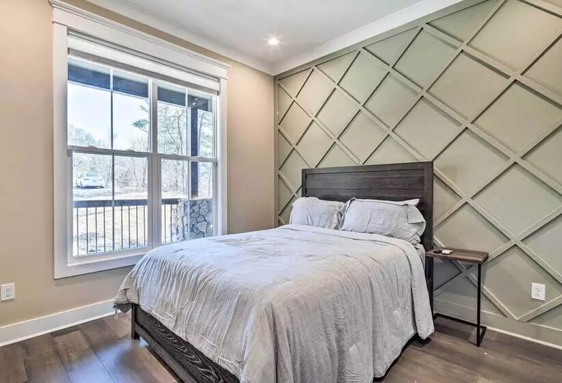 Waynesville House: Fire Pit + Mountain Views!