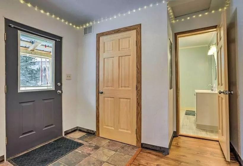 Alaskan Retreat Near Matanuska Glacier & River!