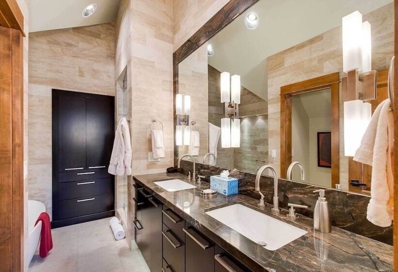 Breckenridge House W/ Spa < 1 Mi Walk To Ski Lift!