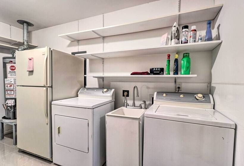 Bryan Home W/ Deck & Yard ~ 4 Mi To Texas A & M!