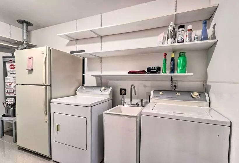 Bryan Home W/ Deck & Yard ~ 4 Mi To Texas A & M!