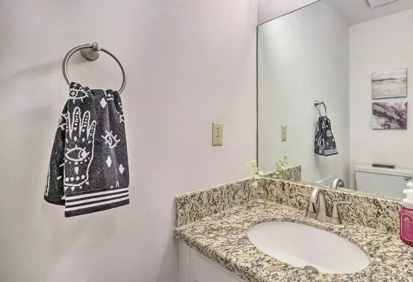 Bryan Home W/ Deck & Yard ~ 4 Mi To Texas A & M!