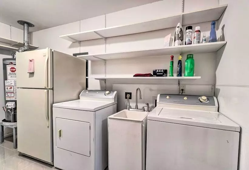 Bryan Home W/ Deck & Yard ~ 4 Mi To Texas A & M!