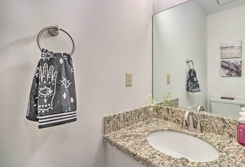 Bryan Home W/ Deck & Yard ~ 4 Mi To Texas A & M!