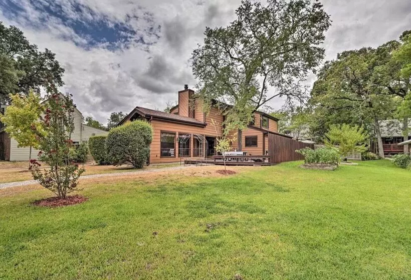 Bryan Home W/ Deck & Yard ~ 4 Mi To Texas A & M!