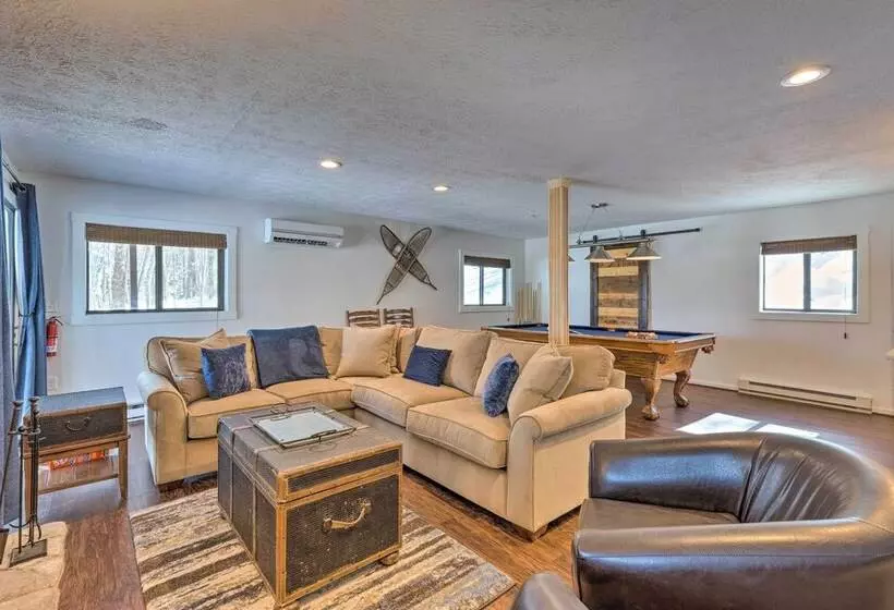 Bright Wintergreen Resort Home; Deck & Grill!