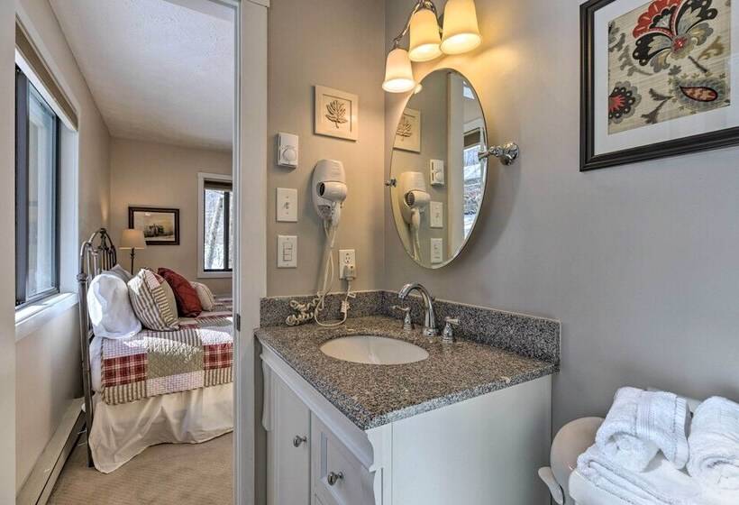 Bright Wintergreen Resort Home; Deck & Grill!