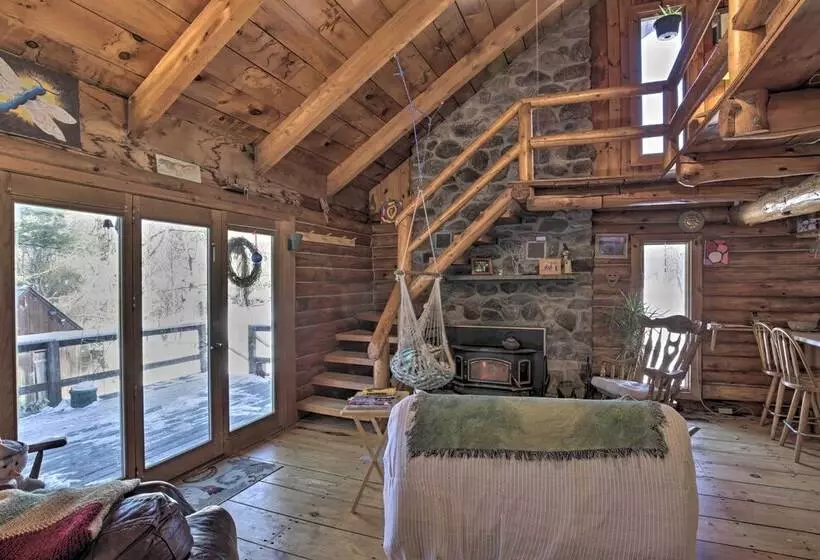 Cabin: Private Hot Tub, Walk To Pats Peak Ski Area