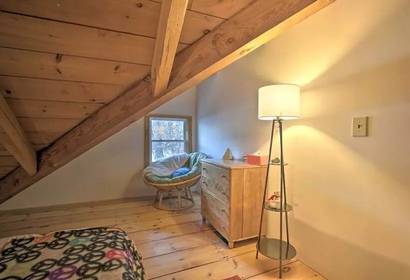 Cabin: Private Hot Tub, Walk To Pats Peak Ski Area