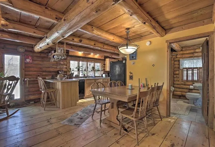 Cabin: Private Hot Tub, Walk To Pats Peak Ski Area