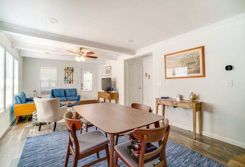 Charleston Home W/ Porch 3 Mi To Folly Beach!