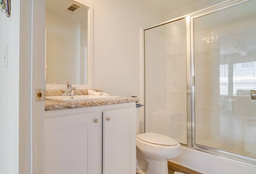 Charleston Home W/ Porch 3 Mi To Folly Beach!