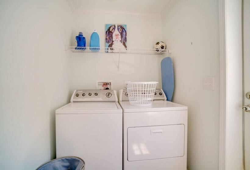 Charleston Home W/ Porch 3 Mi To Folly Beach!