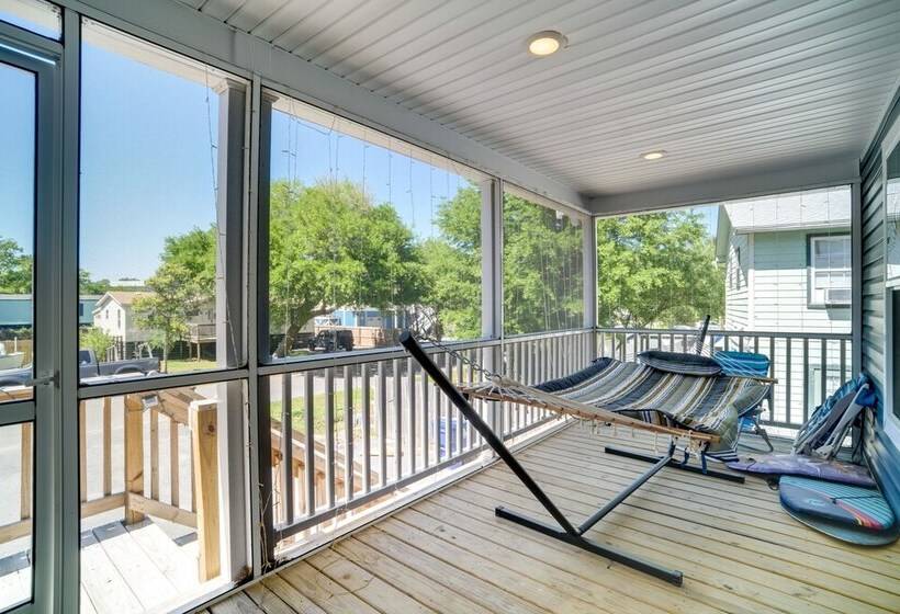 Charleston Home W/ Porch 3 Mi To Folly Beach!
