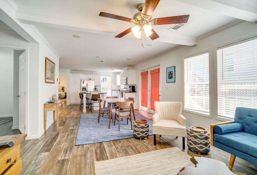 Charleston Home W/ Porch 3 Mi To Folly Beach!