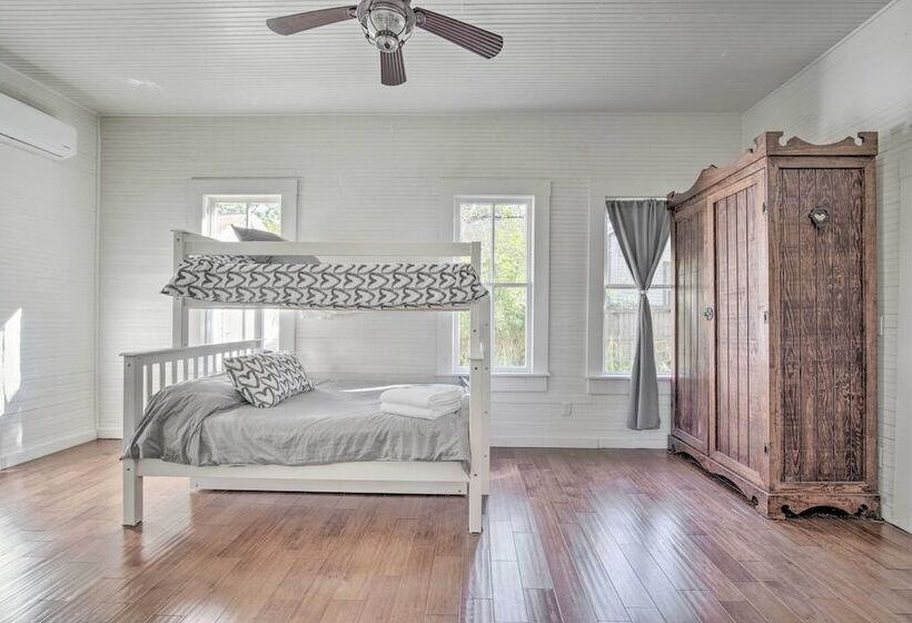 Charming 100 Year Old Home < 1 Mi To Downtown