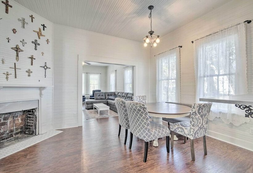 Charming 100 Year Old Home < 1 Mi To Downtown