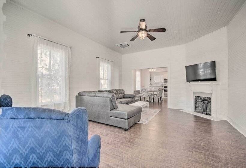 Charming 100 Year Old Home < 1 Mi To Downtown