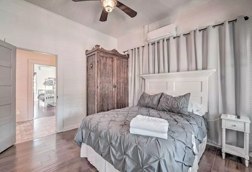 Charming 100 Year Old Home < 1 Mi To Downtown