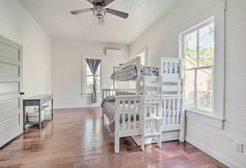 Charming 100 Year Old Home < 1 Mi To Downtown